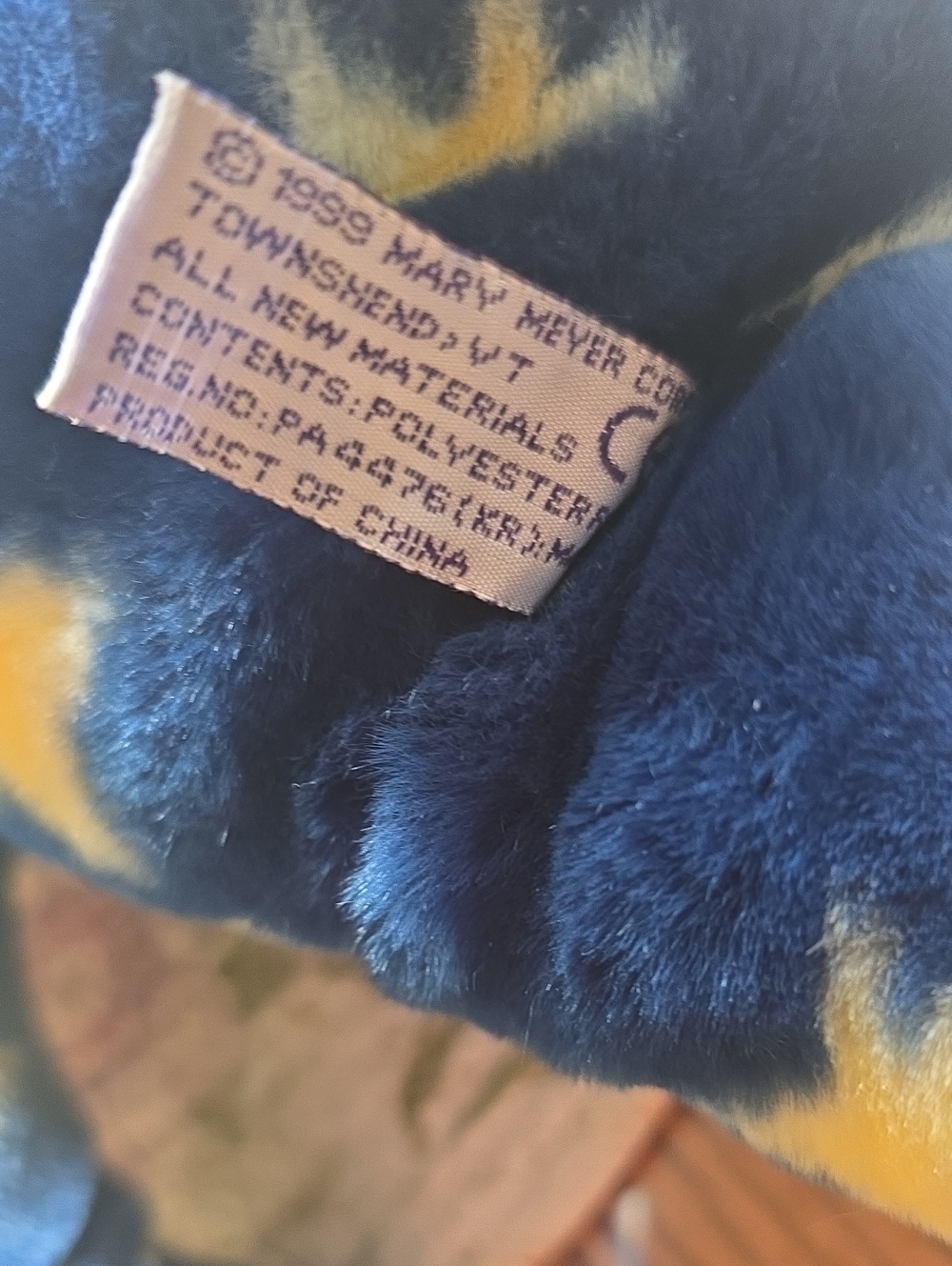 Vintage Mary Meyer 1999 Starbright Blue Bear With Gold Stars and Gold Ribbon Bow - Picture 4 of 6